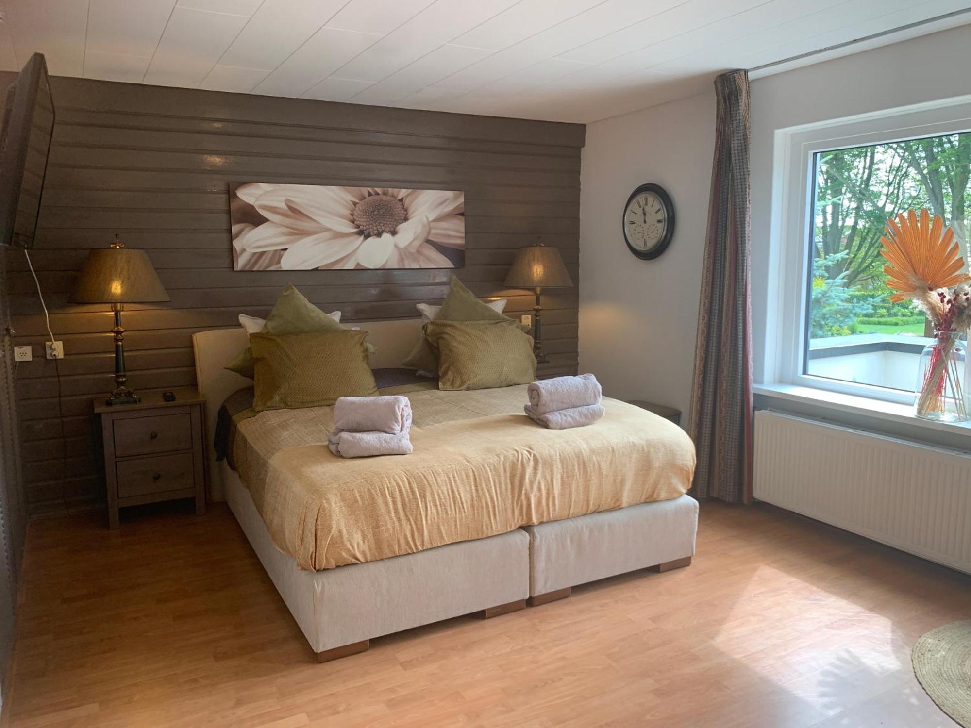 Comfortabele Familie Suite Met 2 Slk, Speelzolder, Balkon, Airco Den Ham Eksteriør billede